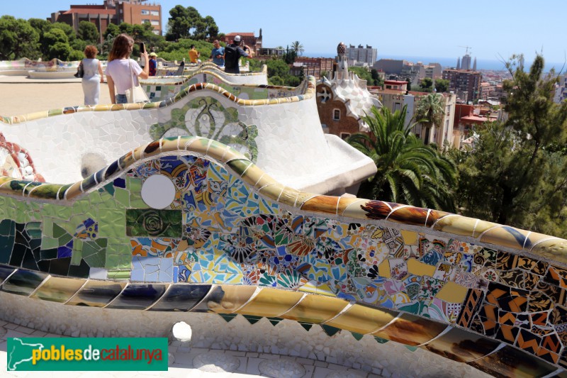 Barcelona - Park Güell. Plaça (Foto: Albert Esteves, 2020) Barcelona - Park Güell. Plaça