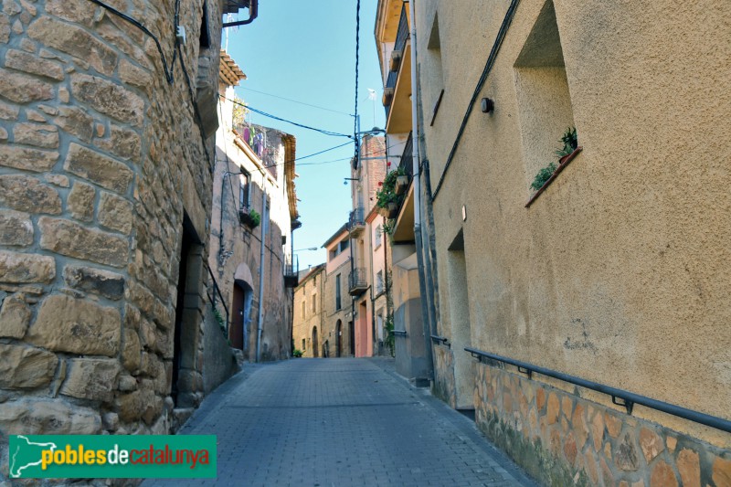 La Pobla de Cérvoles - Carrer Major (Foto: Albert Esteves, 2020) La Pobla de Cérvoles - Carrer Major