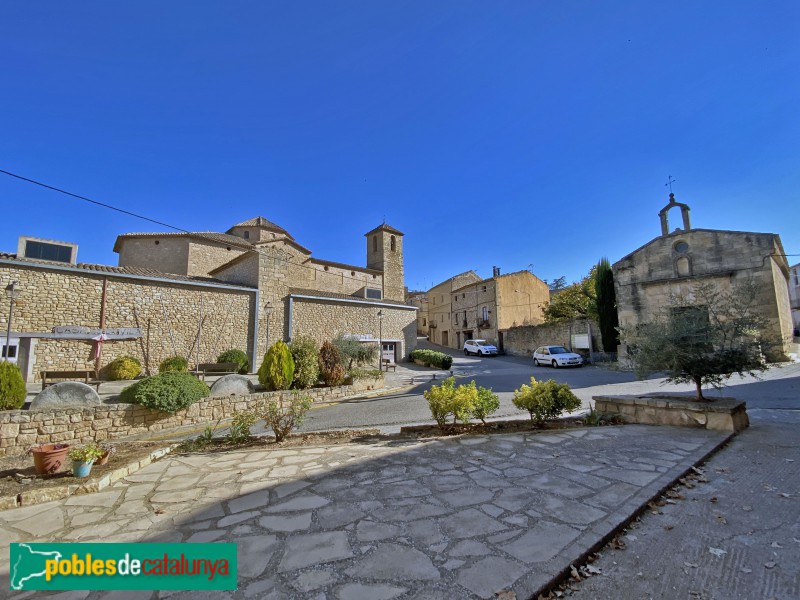 La Pobla de Cérvoles - Plaça de Sant Miquel (Foto: Albert Esteves, 2020) La Pobla de Cérvoles - Plaça de Sant Miquel