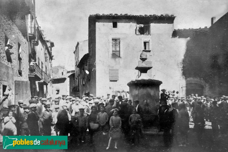 Cervià de les Garrigues - Font de la plaça. Inicis del segle XX (Foto: cartell in situ) Cervià de les Garrigues - Font de la plaça. Inicis del segle XX