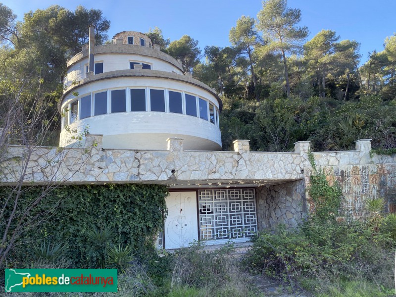 Corbera de Llobregat - Casa Ovni