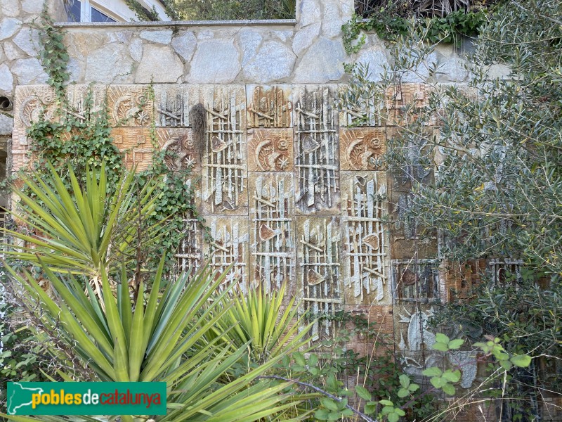 Corbera de Llobregat - Casa Ovni