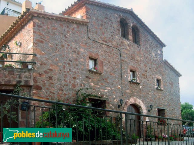 Corbera de Llobregat - Cal Bessó (Foto: Albert Esteves, 2006) Corbera de Llobregat - Cal Bessó