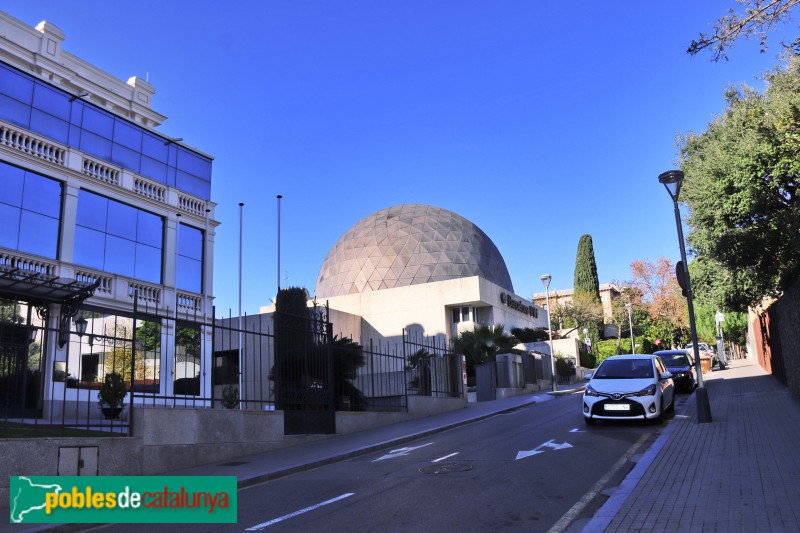 Barcelona - Edifici Planetarium (Escoles Pies, 103)