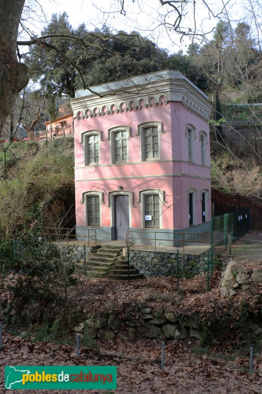 Barcelona - Casa del guarda del pantà de Vallvidrera