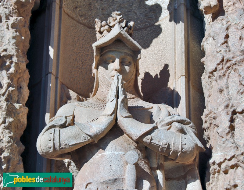 Barcelona - Temple del Sagrat Cor del Tibidabo. Portada de la cripta