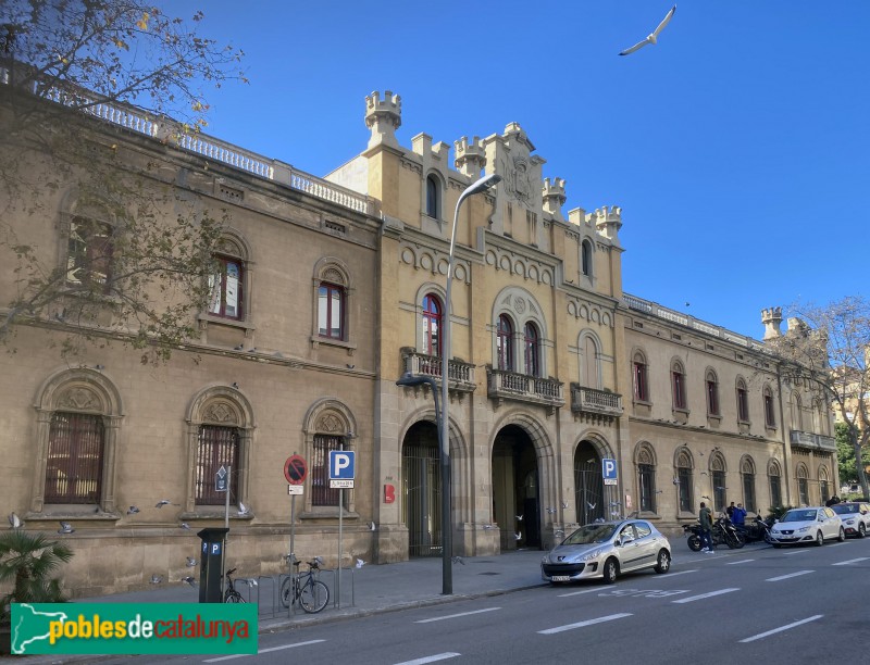 Barcelona - Casernes de Girona. Façana carrer Lepant