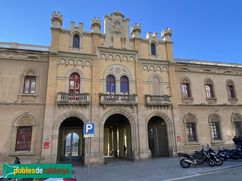 Barcelona - Casernes de Girona. Façana carrer Lepant