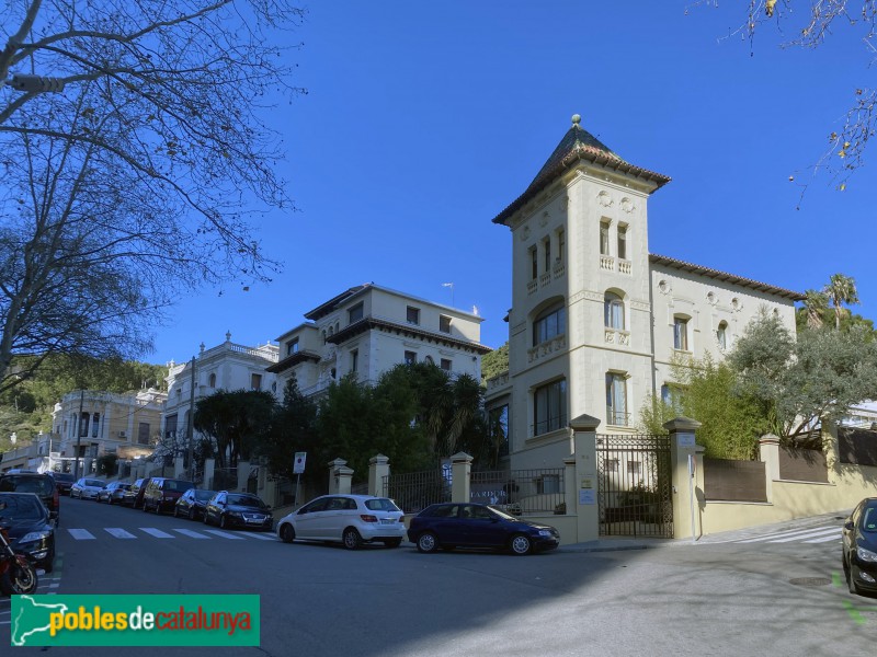 Barcelona - Carrer Francesc Alegre. Conjunt de xalets noucentistes