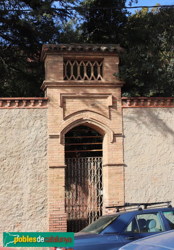 Barcelona - Torre del Suro. Porta del mur