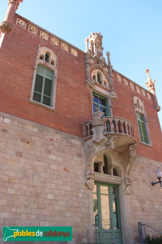 Hospital de Sant Pau - Pavelló de Sant Salvador. Façana posterior (Foto: Albert Esteves, 2021) Hospital de Sant Pau - Pavelló de Sant Salvador. Façana posterior