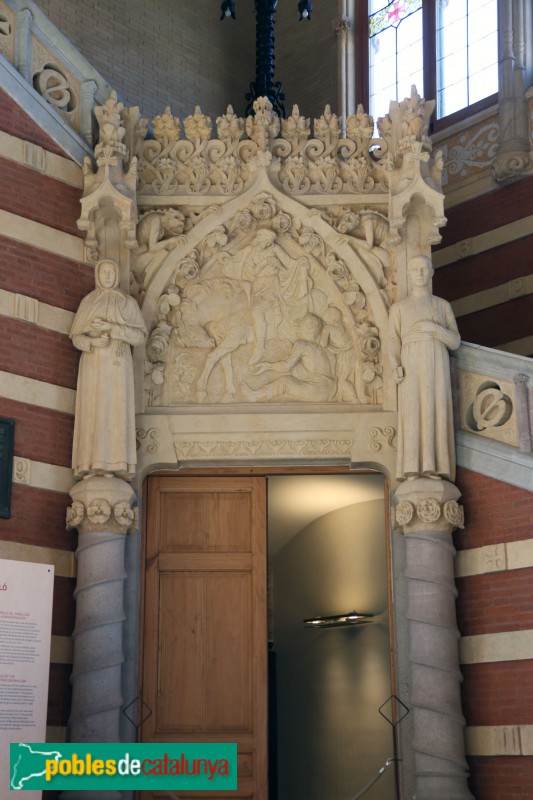 Hospital de Sant Pau - Porta al vestíbul (Foto: Albert Esteves, 2021) Hospital de Sant Pau - Porta al vestíbul