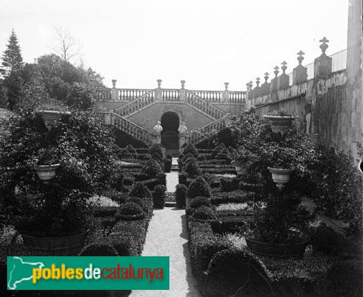 Barcelona - Jardins del Laberint d'Horta (Foto: <i>Rossend Flaquer -Arxiu Fotogràfic Centre Excursionista de Catalunya-</i>, 1925) Barcelona - Jardins del Laberint d'Horta