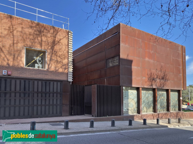Barcelona - Biblioteca Les Roquetes (Foto: Albert Esteves, 2021) Barcelona - Biblioteca Les Roquetes