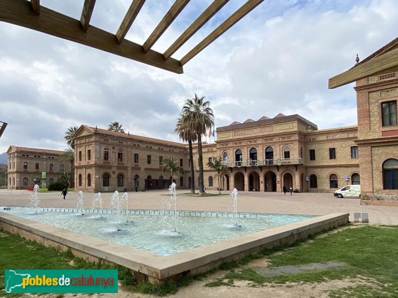 Institut Mental De La Santa Creu Barcelona La Guineueta Pobles De 