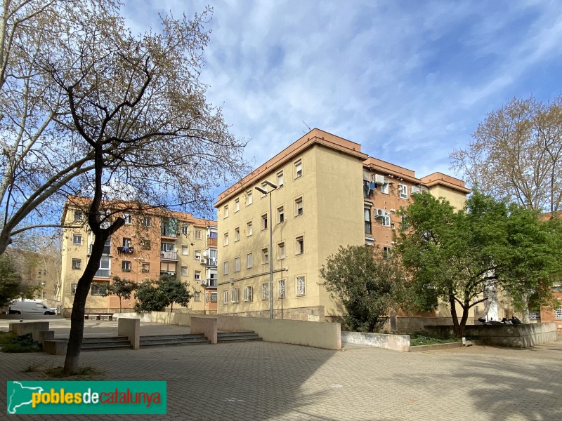 Barcelona - Habitatges de l'Obra Sindical del Hogar (Trinitat) (Foto: Albert Esteves, 2021) Barcelona - Habitatges de l'Obra Sindical del Hogar (Trinitat)