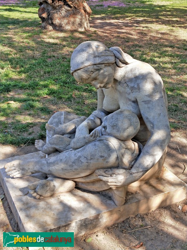 Barcelona - Escultura <i>Maternitat</i>