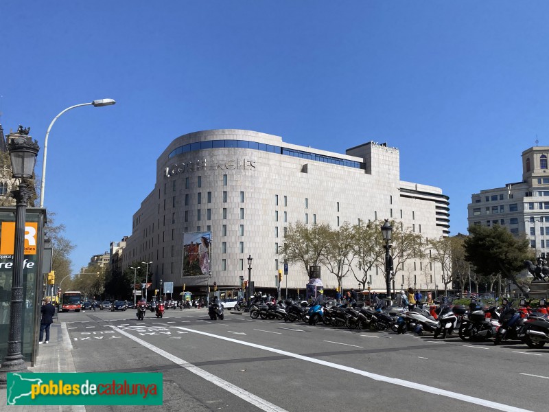 Barcelona - El Corte Inglés de plaça Catalunya (Foto: Albert Esteves, 2021) Barcelona - El Corte Inglés de plaça Catalunya
