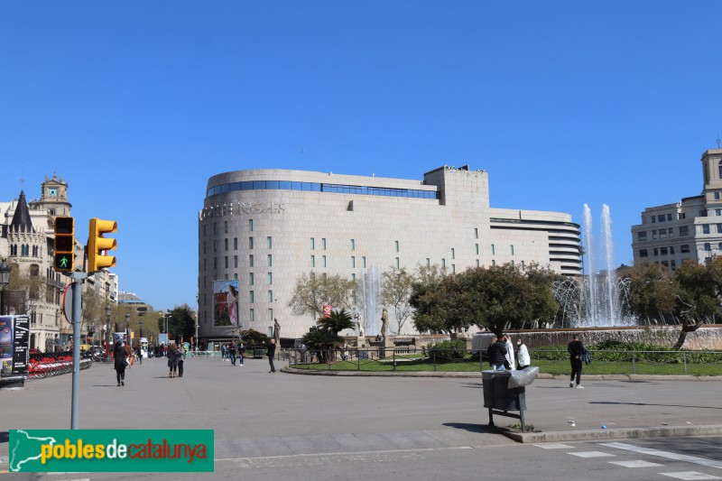 Barcelona - El Corte Inglés de plaça Catalunya (Foto: Albert Esteves, 2021) Barcelona - El Corte Inglés de plaça Catalunya