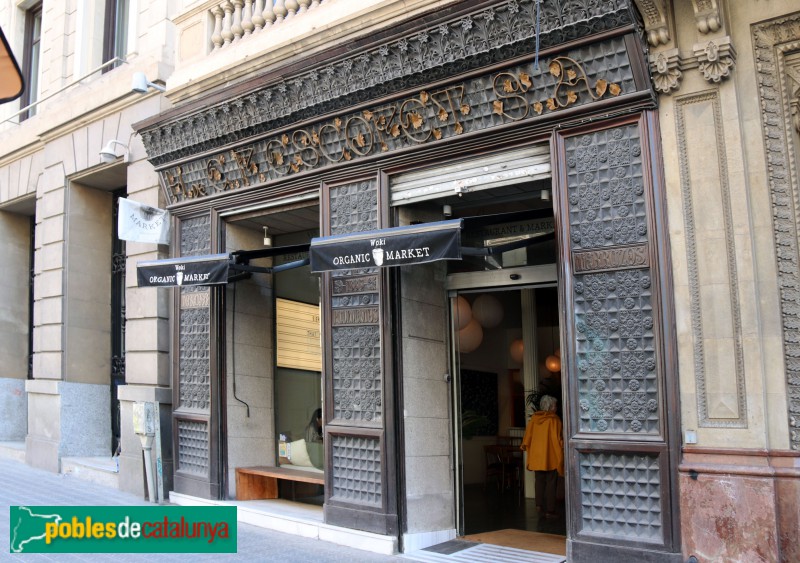 Barcelona - Ronda Universitat, 20 (Foto: Albert Esteves, 2021) Barcelona - Ronda Universitat, 20