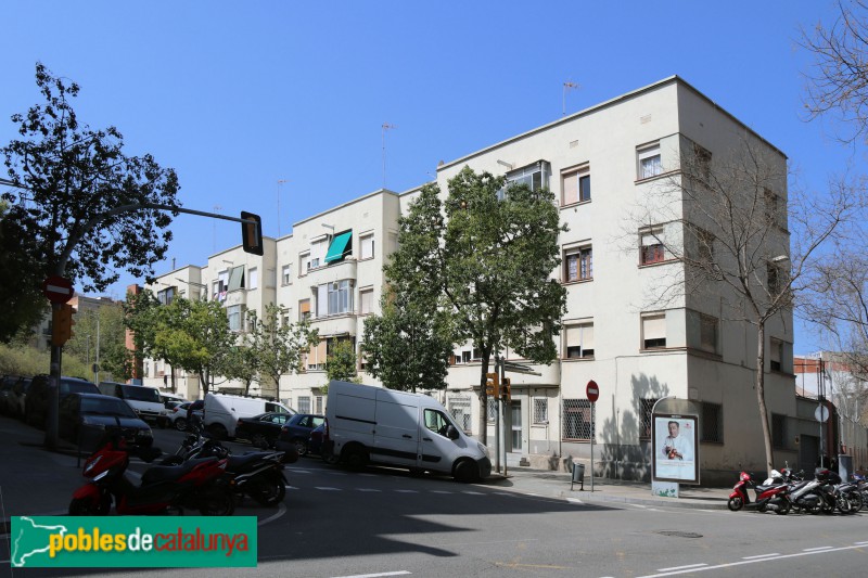 L'Hospitalet de Llobregat - Blocs de la plaça Guernica (Foto: Albert Esteves, 2021) L'Hospitalet de Llobregat - Blocs de la plaça Guernica