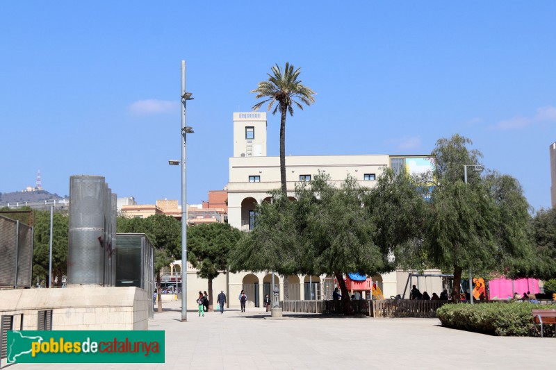 L'Hospitalet de Llobregat - Torre Barrina (Foto: Albert Esteves, 2021) L'Hospitalet de Llobregat - Torre Barrina