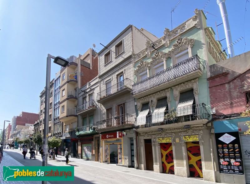 L'Hospitalet de Llobregat - Carrer Progrés (Foto: Albert Esteves, 2021) L'Hospitalet de Llobregat - Carrer Progrés