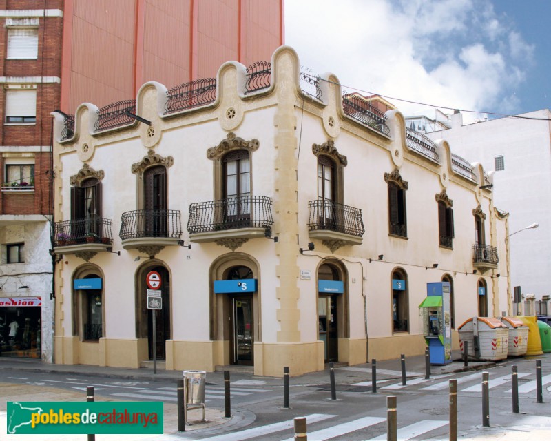 L'Hospitalet de Llobregat - Casa Joan Batlle (Foto: Albert Esteves, 2011) L'Hospitalet de Llobregat - Casa Joan Batlle