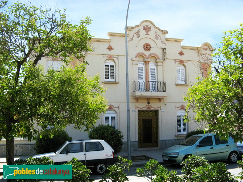 Sant Vicenç dels Horts - Plaça Carme Llinàs, 7-9