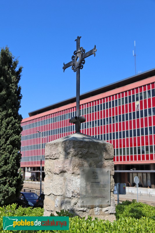 L'Hospitalet de Llobregat - Creu de terme de Santa Eulàlia (Foto: Albert Esteves, 2001) L'Hospitalet de Llobregat - Creu de terme de Santa Eulàlia