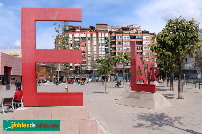 L'Hospitalet de Llobregat - Escultura <i>Les Lletres</i>