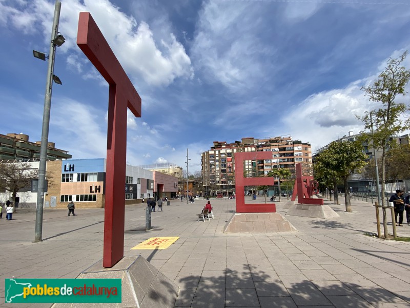 L'Hospitalet de Llobregat - Escultura <i>Les Lletres</i>