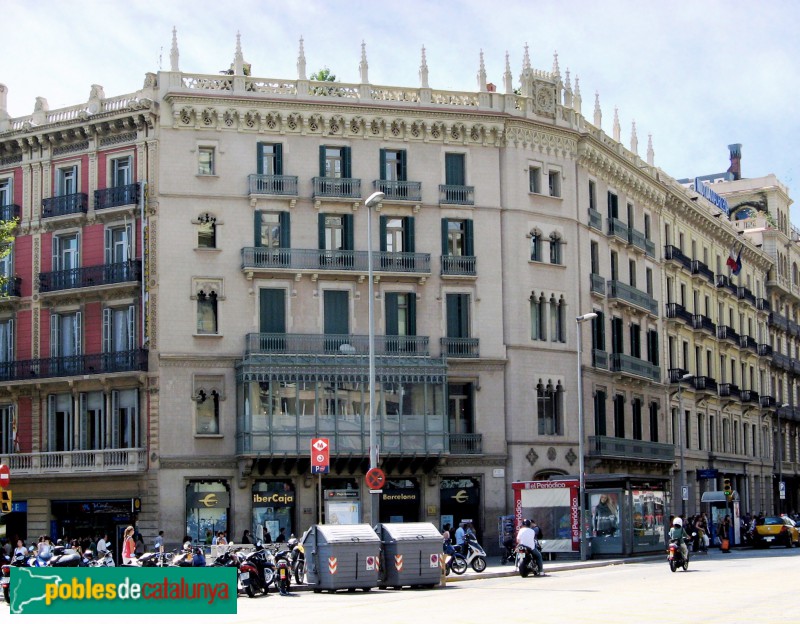Barcelona - Casa Bosch Alsina (Plaça Catalunya, 8) (Foto: Albert Esteves, 2007) Barcelona - Casa Bosch Alsina (Plaça Catalunya, 8)