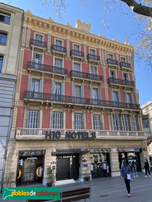 Barcelona - Plaça Catalunya, 7 (Foto: Albert Esteves, 2021) Barcelona - Plaça Catalunya, 7