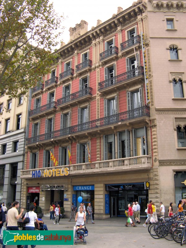 Barcelona - Plaça Catalunya, 7 (Foto: Albert Esteves, 2007) Barcelona - Plaça Catalunya, 7