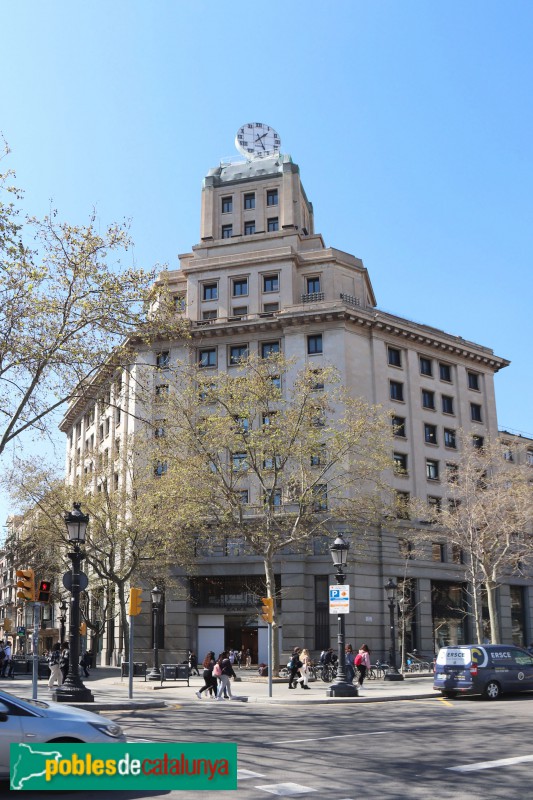 Barcelona - Plaça Catalunya, 5-6 (Foto: Albert Esteves, 2021) Barcelona - Plaça Catalunya, 5-6