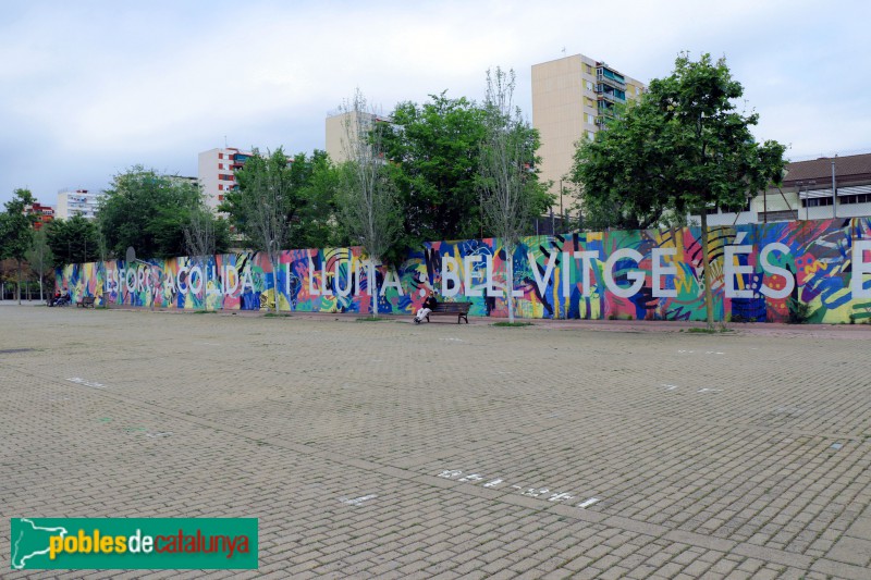 L'Hospitalet de Llobregat - Mural de l'Institut de Bellvitge (Foto: Albert Esteves, 2021) L'Hospitalet de Llobregat - Mural de l'Institut de Bellvitge
