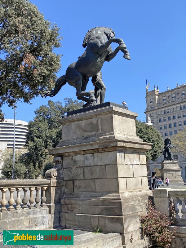 Barcelona - Escultura <i>Treball</i> (Llucià Oslé)