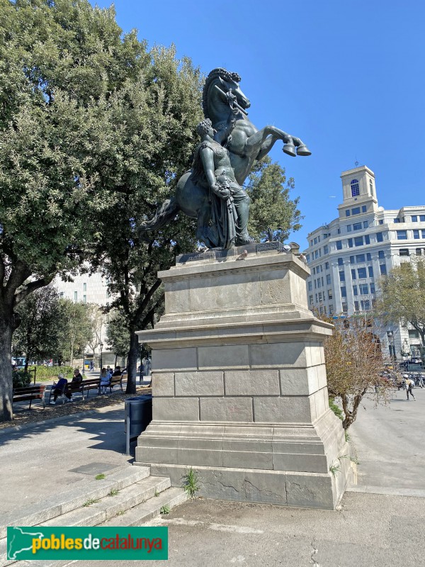 Barcelona - Escultura <i>Saviesa</i> (Miquel Oslé)