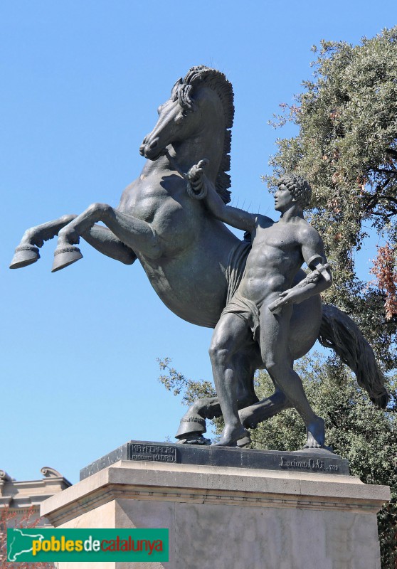 Escultura <i>Treball</i>