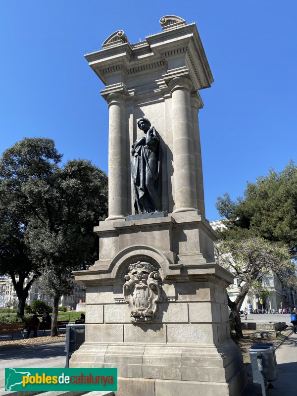 Barcelona - Escultura Figura femenina clàssica