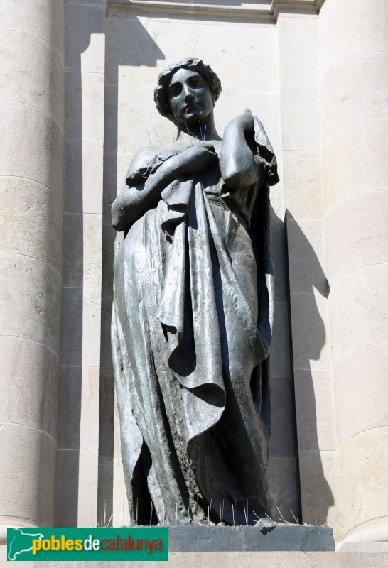 Barcelona - Escultura Figura femenina clàssica