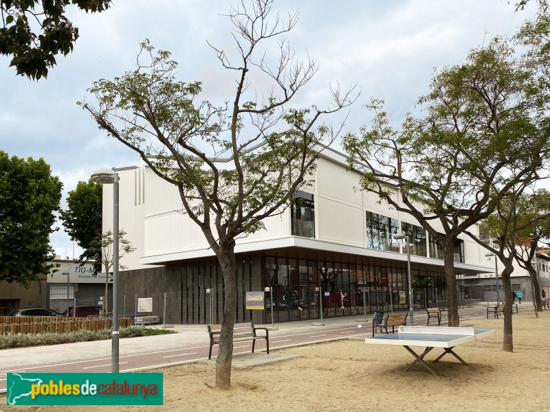 Cornellà de Llobregat - Biblioteca Almeda