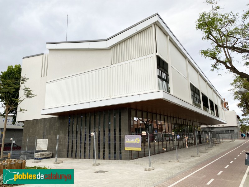 Cornellà de Llobregat - Biblioteca Almeda (Foto: Albert Esteves, 2021) Cornellà de Llobregat - Biblioteca Almeda