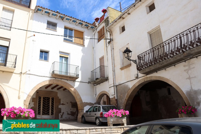 L'Albi - Plaça de la Vellesa (Foto: Albert Esteves, 2021) L'Albi - Plaça de la Vellesa