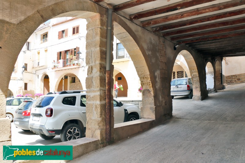 L'Albi - Plaça de la Vellesa (Foto: Albert Esteves, 2021) L'Albi - Plaça de la Vellesa