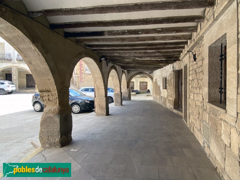 L'Albi - Plaça de la Vellesa (Foto: Albert Esteves, 2021) L'Albi - Plaça de la Vellesa