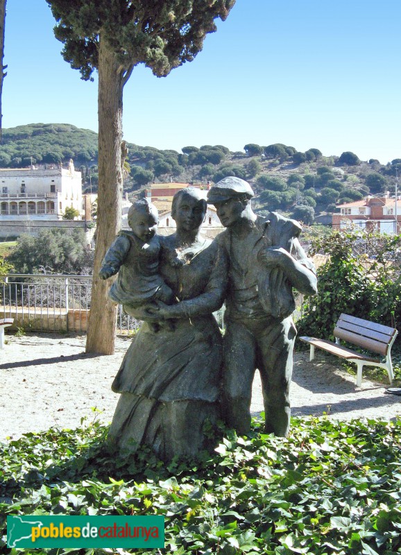 Tiana - Jardí Lola Anglada. Escultura <i>Família tornant del camp</i>