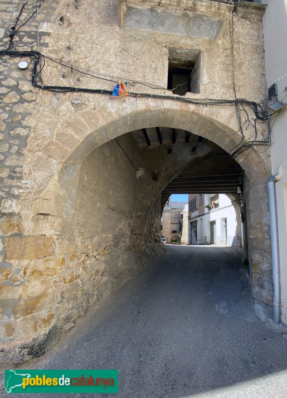 Juncosa - Portal de la plaça de l'Església