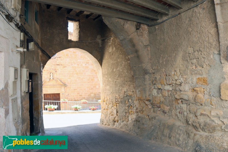 Juncosa - Portal de la plaça de l'Església